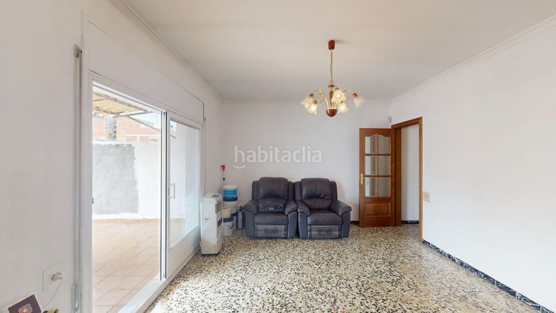 Foto 0dc8920b-e67c-4acd-b0c6-cde9a54309e6. Casa adossada amb calefacció aparcament a Els Merinals Sabadell