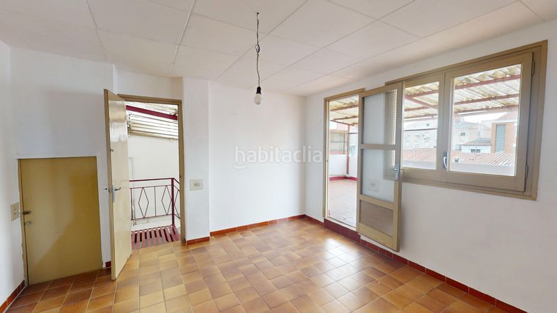 Foto 353a9fa6-7c7e-49ea-8ea7-05d87e2eccac. Casa adossada amb calefacció aparcament a Els Merinals Sabadell