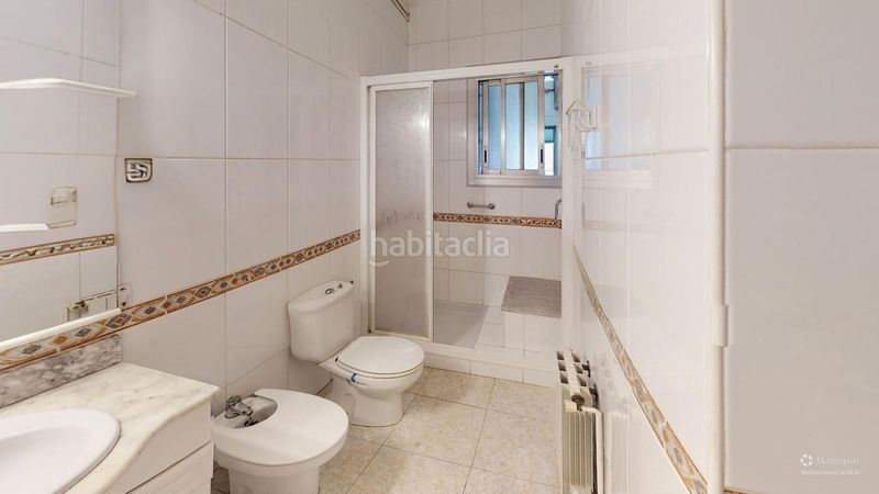 Foto 915e82e5-7b18-4f17-b9a1-8a0240831717. Casa adossada amb calefacció aparcament a Els Merinals Sabadell