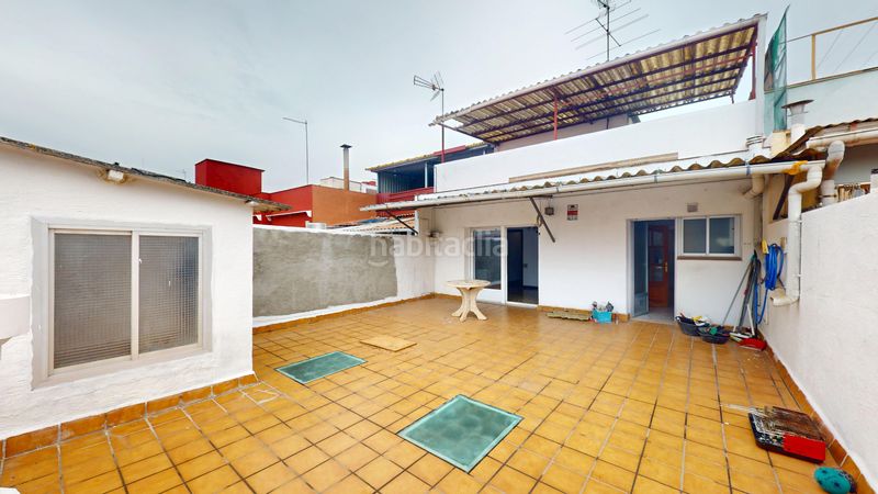 Foto b4d454d1-df3a-4dda-9146-a559a882af29. Casa adossada amb calefacció aparcament a Els Merinals Sabadell