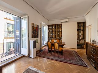 Etagenwohnung in Universidad-Malasaña