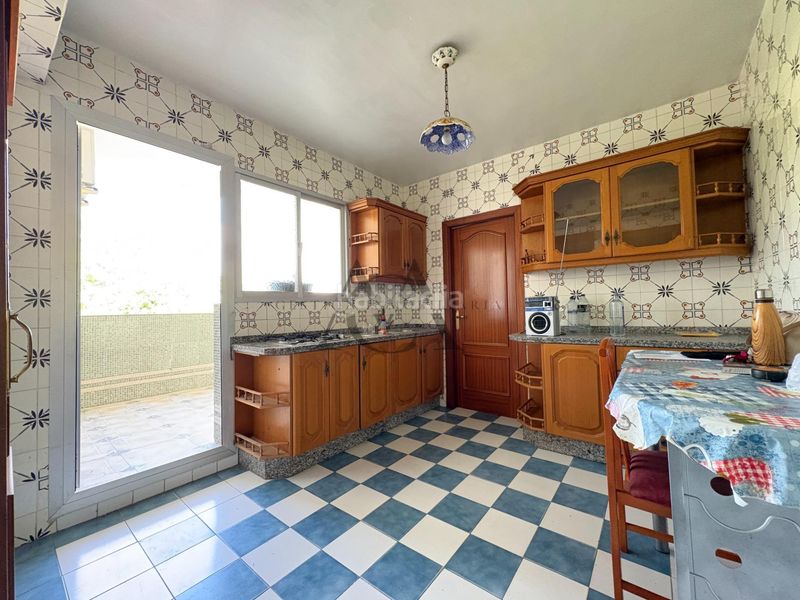Foto 1aa5b1dc-0f92-470f-b61e-b652fe191f57. Casa amb aparcament a jardín Lucena Lucena