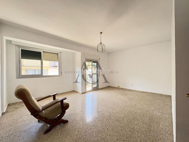 Foto f53e39ff-e0d2-4b47-9100-0783ab0e16c3. Casa amb aparcament a jardín Lucena Lucena