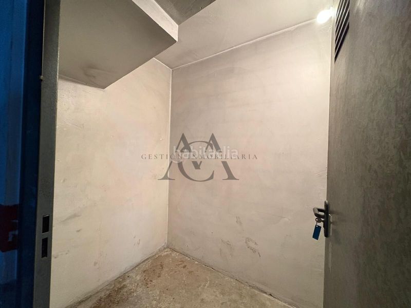 Foto 537e5600-d8c9-4363-87c5-239aa8e7618a. Aparcament cotxe a Poleares Lucena