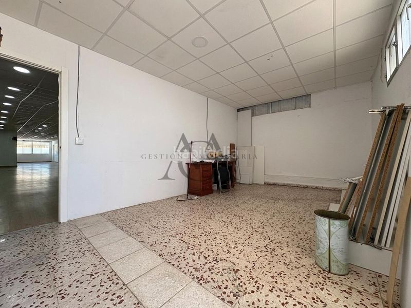 Foto e9efe432-9af2-45f4-8cdc-2eeaa102483f. Local comercial a Centro Lucena
