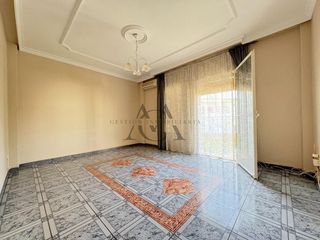 Flat in Poleares. Piso de 3 dormitorios en lucena por 60.000