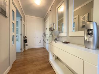 Appartamento in Poleares. Piso reformado de 4 dormitorios con ascensor, terraza y parking