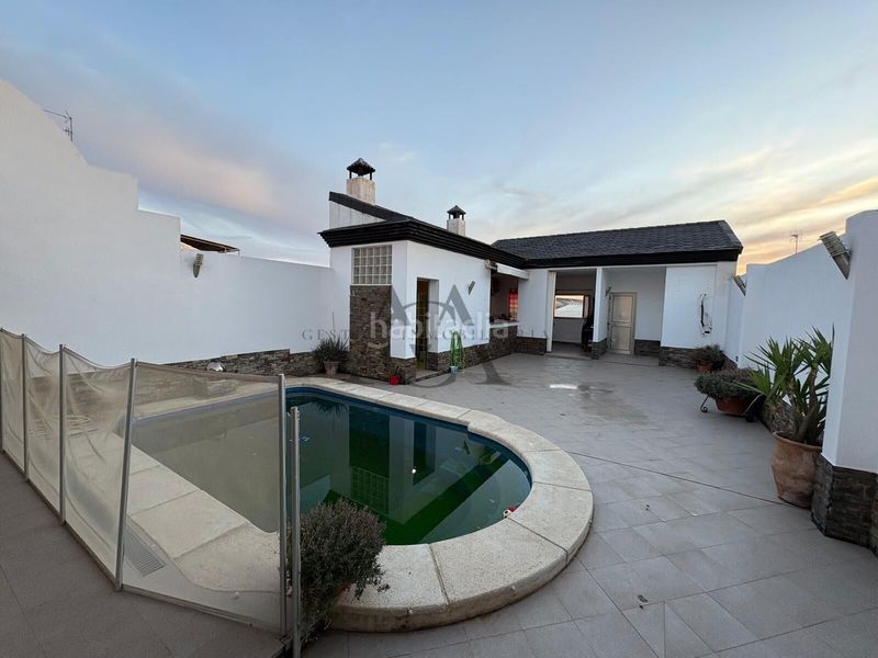 Foto 25d5040c-dfe5-415c-8a10-370623b532be. Casa amb piscina a Navas del Selpillar Lucena