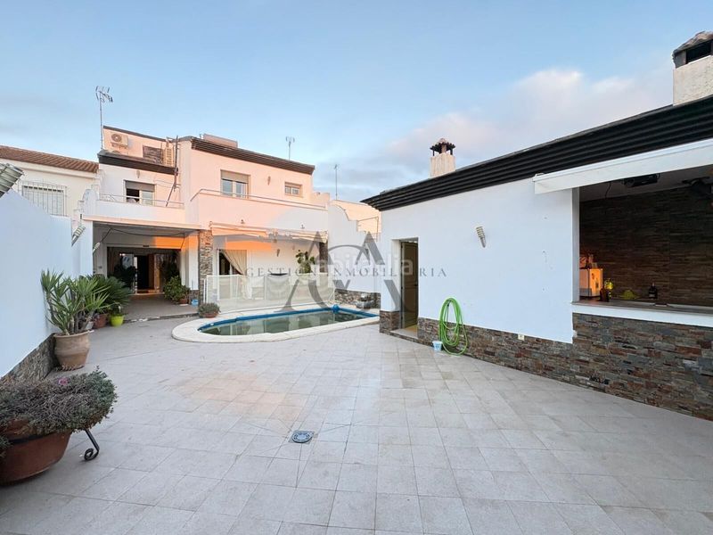 Foto 25fe3ac0-3031-42dc-a0df-c5f96bb352f4. Casa amb piscina a Navas del Selpillar Lucena