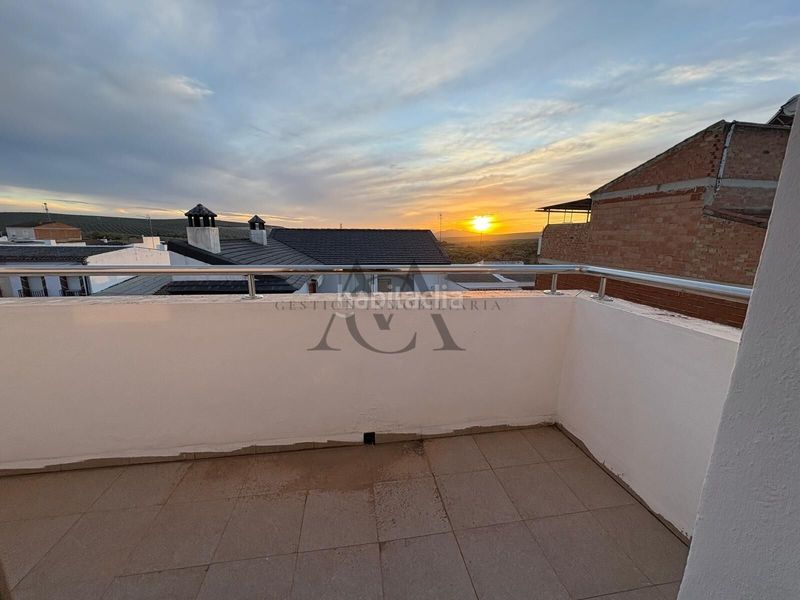 Foto c8308e35-ca04-443a-a3f8-11b9c3b9491a. Casa amb piscina a Navas del Selpillar Lucena