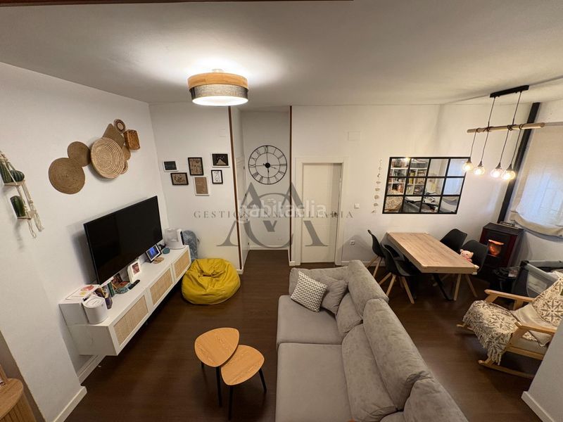 Foto 51940075-9861-4314-b72b-88e59810ec94. Casa adossada a Centro Lucena