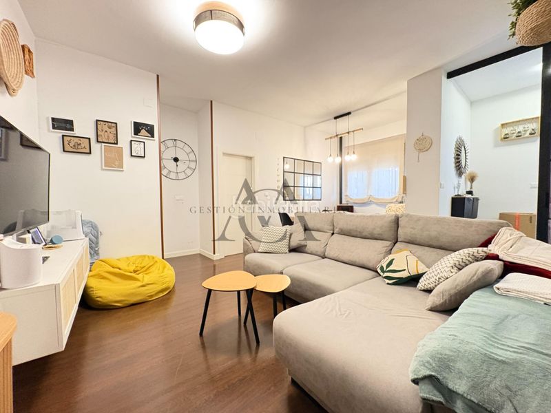 Foto d9072a9a-e53a-4725-a93a-b6ac8fa556de. Casa adossada a Centro Lucena