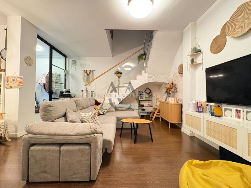 Foto dd636c53-132b-4496-a0c1-cad0650dca53. Casa adossada a Centro Lucena