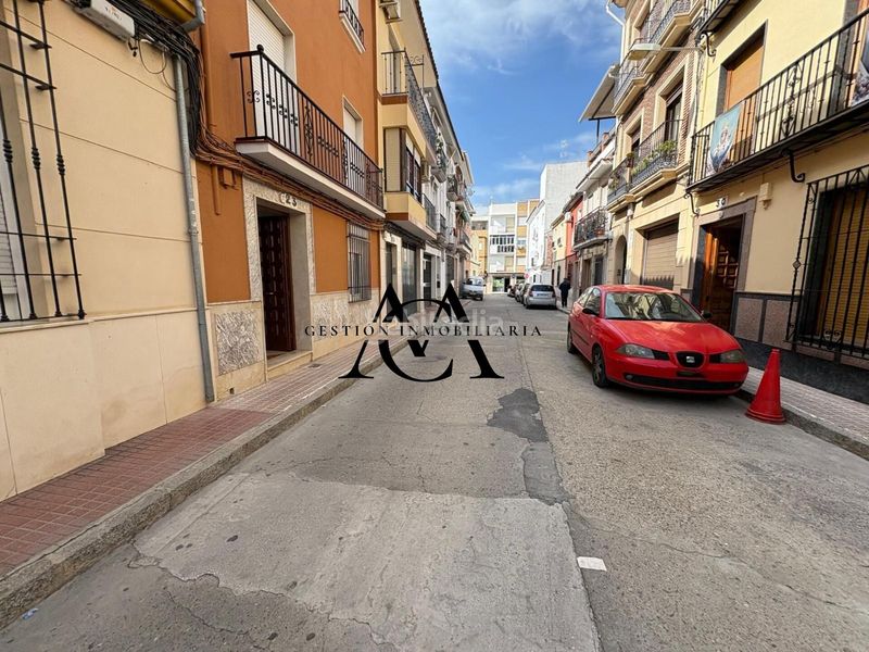 Foto ea53ae3b-b9cc-40c6-8c85-ca285613fa8a. Aparcament cotxe a San Francisco Lucena
