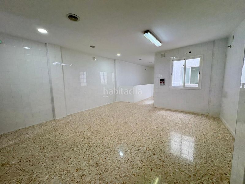 Foto daad7d57-fac8-4e85-8526-ca4b050c86e7. Local comercial a Centro Lucena