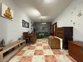 Pis a El Carmen - La Barrera. Amplio piso en venta en lucena  zona de la barrera