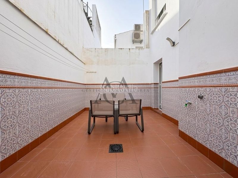 Foto 48f599bb-5727-45c3-8d80-11b2bce41487. Casa amb aparcament a El Valle Lucena