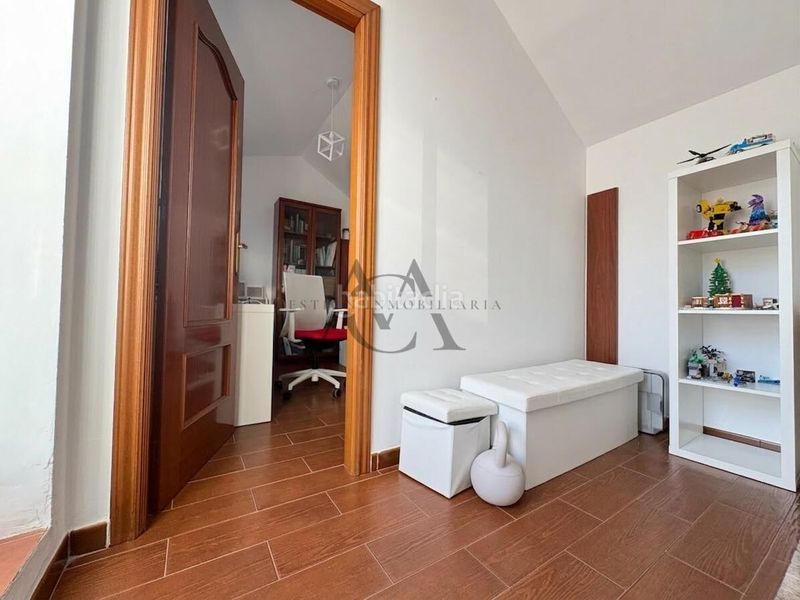 Foto 576c1418-3380-4cc2-a31b-3b94f1459314. Casa amb aparcament a El Valle Lucena