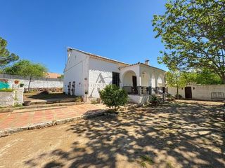 Xalet a Las Vegas - Campoaras. Chalet con parcela de 1.500 m2 en campo de aras, lucena