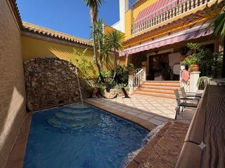 Casa en El Carmen - La Barrera. Gran vivienda con ascensor, piscina y zona de ocio familiar en z