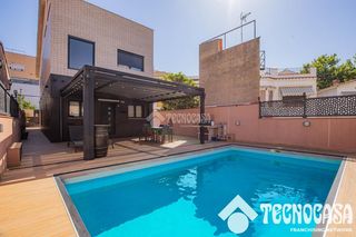 Casa a Centre. Casa en venta en santa coloma de gramenet