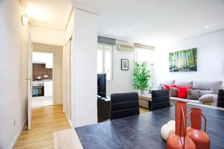 Apartment in Calle ANTONIO ARIAS 12