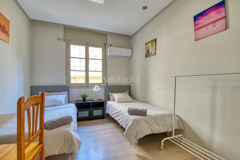Foto b1fc00a4-1355-4bcc-af25-37a82b7d87d8. Pis a calle narvaez 59 a Ibiza Madrid