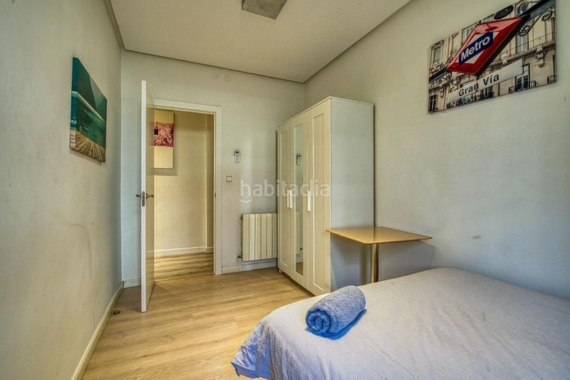 Foto fd4f793d-f002-44d2-b150-f6023711cc16. Pis a calle narvaez 59 a Ibiza Madrid
