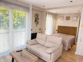 Miete Studiowohnung in Misterios 16. Estudio de diseño en alquiler temporal en arturo soria  luminoso