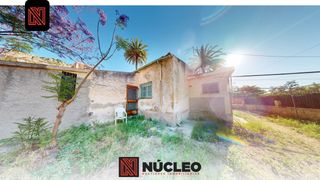 Xalet  Calle antulio sanjuán. Oportunidad única en vistahermosa – parcela con chalet y piscina