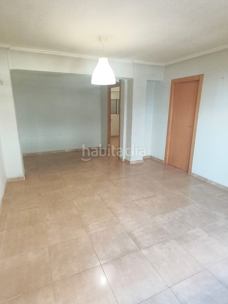 Piso fantástico inmueble, excelente ubicación en Sant Antoni Valencia - Imagen 2