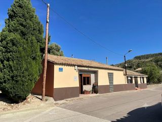 Casa a Sierra de Luna. Oportunidad única en sierra de luna zaragoza dos propiedades tot