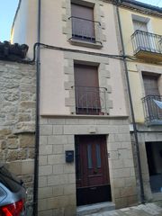 Reihenhaus in Sádaba. Gran oportunidad en sádaba! casa de piedra reformada de 156 m