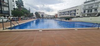 Apartament a Avenida de vilanova 38. Precioso apartamento con terraza, zona comunitaria con piscina y