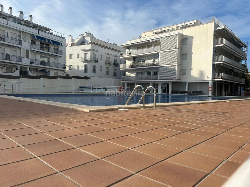 Foto 5afc1995-6c8b-41a9-8d8f-7a82e8f4f10c. Lloguer apartament amb calefacció aparcament piscina a Sitges