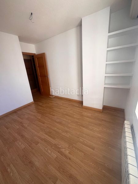 Foto c9b2c26c-92ec-4185-b7aa-f398937340f2. Pis amb calefacció aparcament a Centro Azuqueca de Henares