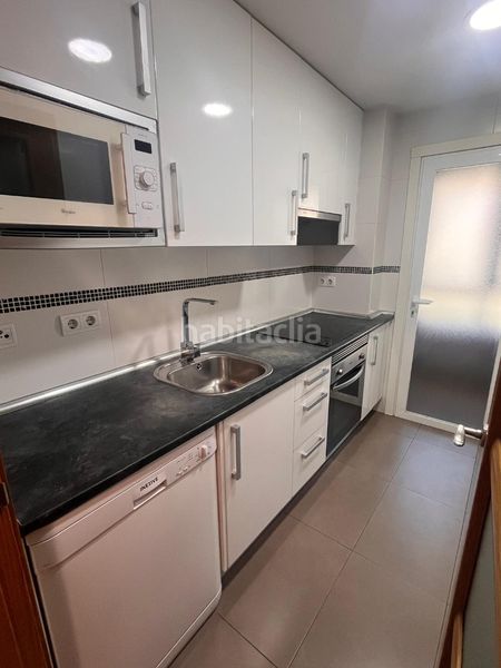 Foto e6356e0b-d262-4c7b-aef6-0f0881c2685b. Pis amb calefacció aparcament a Centro Azuqueca de Henares