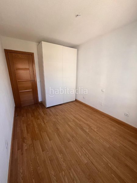 Foto e9e30e62-d800-4ece-a72d-7a1458d339a6. Pis amb calefacció aparcament a Centro Azuqueca de Henares