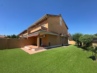 Doppelhaus  Calle cardenal cisneros. Espectacular chalet pareado en talavera la nueva