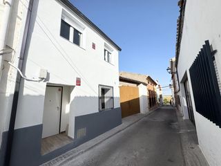 Maison  Calle san miguel. Casa de 4 dormitorios recién reformada en ocaña