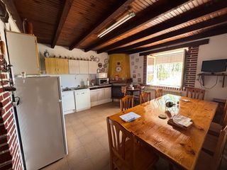 Casa  Camino de san roman. Casa de dos plantas con 7 dormitorios y garaje de 67 m²