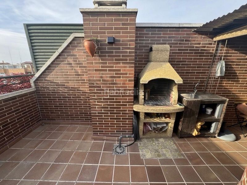 Foto 1009377b-0046-457a-b2bc-5d269c423f8b. Àtic amb calefacció aparcament piscina a Altos del Olivar-El Caracol Valdemoro