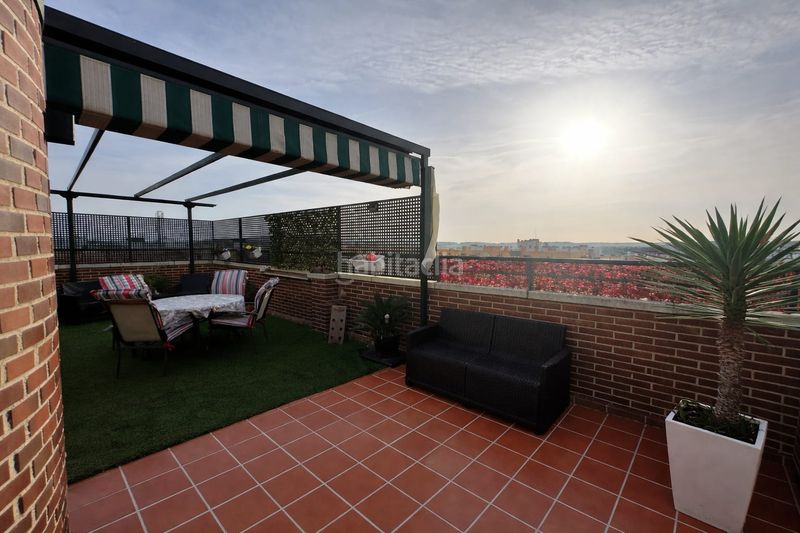 Foto a9b3d1ac-6f96-4f4e-8107-a0da0798c995. Àtic amb calefacció aparcament piscina a Altos del Olivar-El Caracol Valdemoro