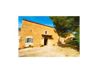 Masia  Diseminados son trompa. Gran posesi�n mallorquina en campos  150.000 m a solo 2 km de es