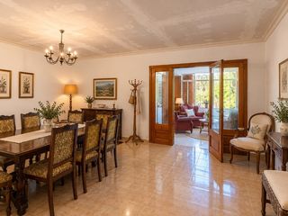 Maison  Calle de santiago rusiñol. Casa en planta baja con jardín y techo libre