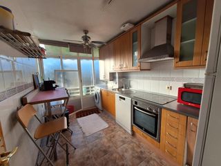 Piso  Calle calle salvador allende. Oportunidad soleado y amplio piso para entrar a vivir o rentabil