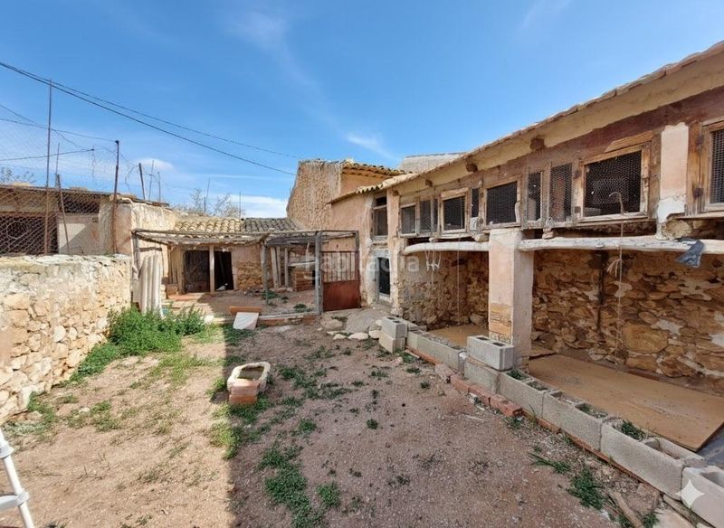 Foto 573d4f22-e361-4ebe-ba78-1275f1382658. Xalet amb aparcament a Pinoso