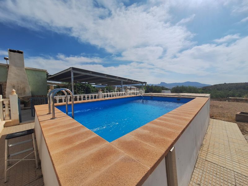 Foto b545bf3e-a627-496b-8f9b-f2f661d00937. Xalet amb calefacció aparcament piscina a Monòver