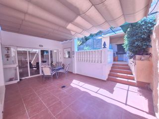 Xalet  Calle mautx. Chalet independiente amueblado con piscina y garaje, listo para