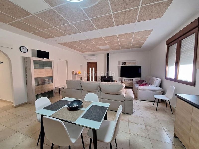 Foto 4d5f83bd-240a-4073-8528-e27452d7b294. Casa amb calefacció a Pinoso